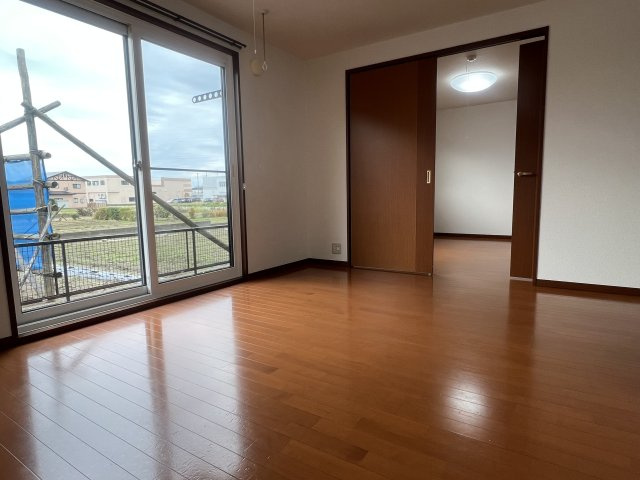 エミネンス Cの居間・リビング|LDK12帖