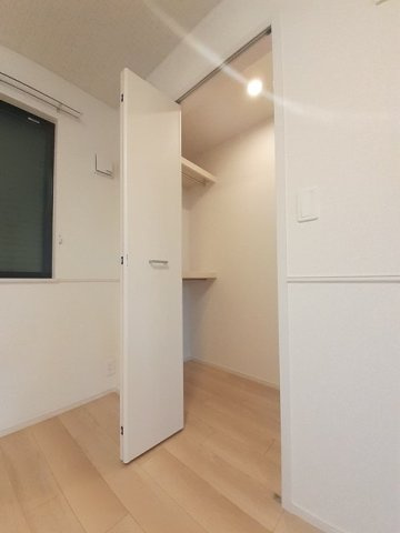 メゾン　ド　シャンの収納