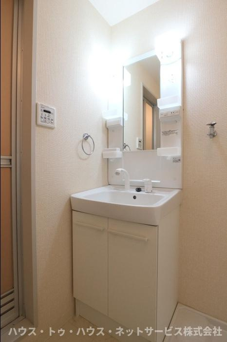 ローズ・ウッドの洗面所