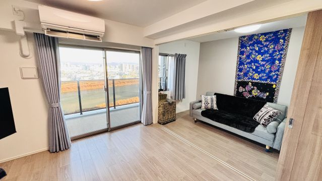 熊本市西区二本木２丁目の賃貸マンションの居間・リビング