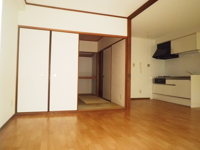 レジデンス本山の居間・リビング