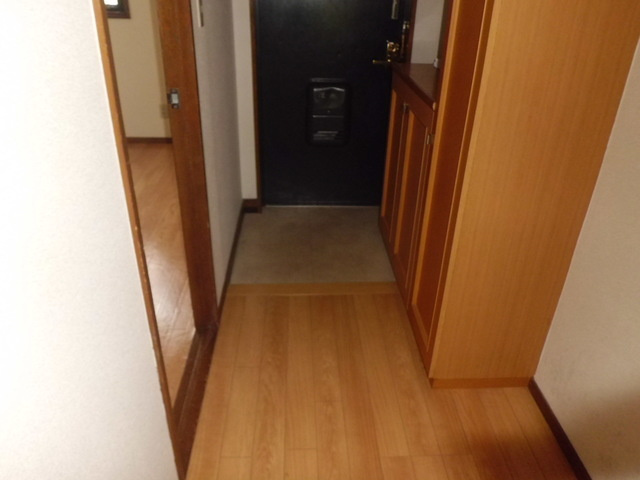 レジデンス本山の玄関