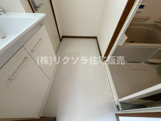 東藤田町　中古一戸建ての脱衣所|■物件内覧・資金計画相談・住宅ローン相談、リフォーム相談、お問合せ受付中■
※当日・翌日のご内覧、ご相談はお電話でのお問合せがスムーズです！