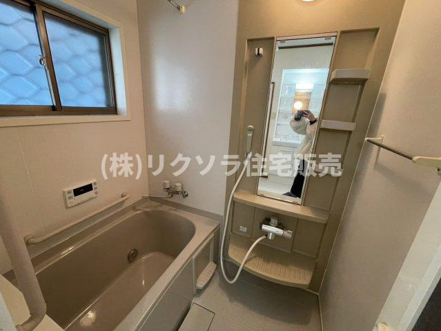 東藤田町　中古一戸建ての浴室|浴室乾燥機付き
■物件内覧・資金計画相談・住宅ローン相談、リフォーム相談、お問合せ受付中■
※当日・翌日のご内覧、ご相談はお電話でのお問合せがスムーズです！