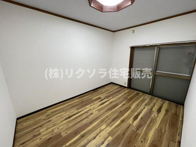 東藤田町　中古一戸建ての洋室|洋室6.0帖
■物件内覧・資金計画相談・住宅ローン相談、リフォーム相談、お問合せ受付中■
※当日・翌日のご内覧、ご相談はお電話でのお問合せがスムーズです！