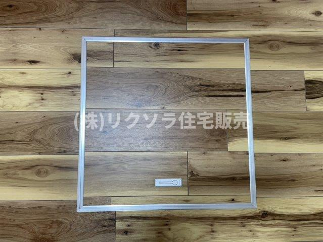東藤田町　中古一戸建ての収納|キッチン前　床下収納
■物件内覧・資金計画相談・住宅ローン相談、リフォーム相談、お問合せ受付中■
※当日・翌日のご内覧、ご相談はお電話でのお問合せがスムーズです！