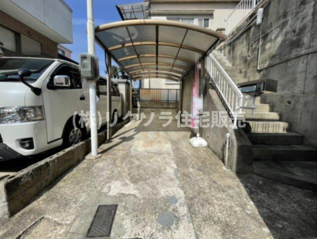 東藤田町　中古一戸建ての駐車場|1台駐車可能
■物件内覧・資金計画相談・住宅ローン相談、リフォーム相談、お問合せ受付中■
※当日・翌日のご内覧、ご相談はお電話でのお問合せがスムーズです！