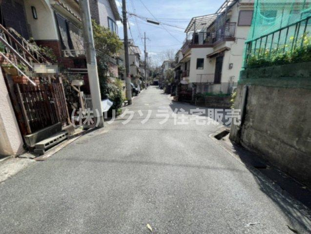 東藤田町　中古一戸建ての前面道路含む現地写真|■物件内覧・資金計画相談・住宅ローン相談、リフォーム相談、お問合せ受付中■
※当日・翌日のご内覧、ご相談はお電話でのお問合せがスムーズです！