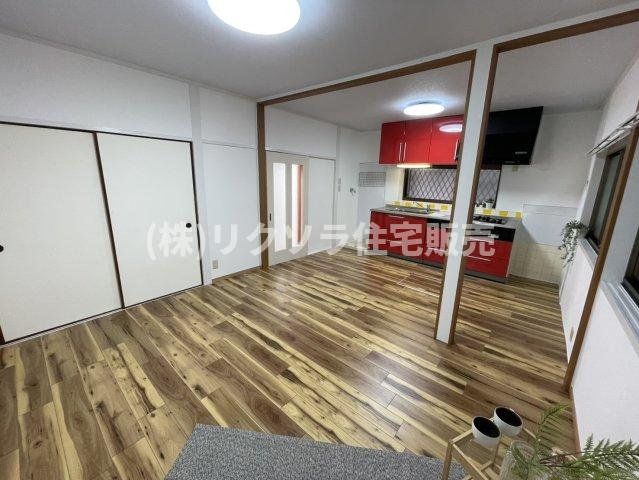 東藤田町　中古一戸建ての独立洗面台|シャワー付き洗面化粧台
■物件内覧・資金計画相談・住宅ローン相談、リフォーム相談、お問合せ受付中■
※当日・翌日のご内覧、ご相談はお電話でのお問合せがスムーズです！