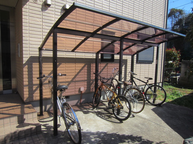 メゾンクレールのその他共用部分|★屋根付き駐輪スペース★