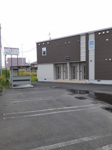 ボナールの駐車場