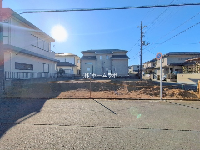 【新築】坂戸市柳町新築分譲住宅 全１棟の外観|２駅利用可☆
陽当り良好な解放感ある角地！