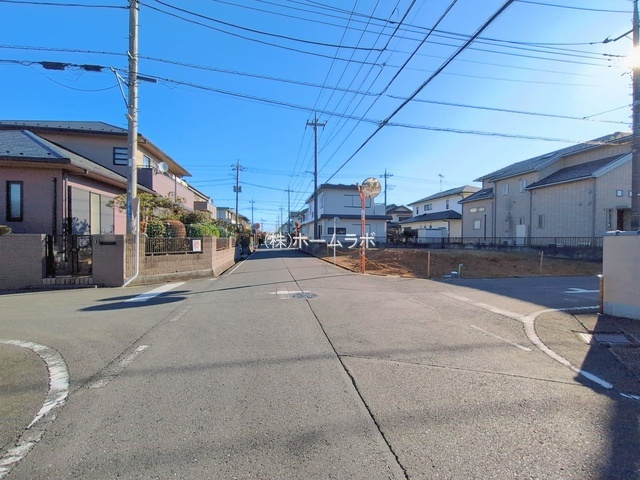 【新築】坂戸市柳町新築分譲住宅 全１棟の前面道路含む現地写真|前面道路含む現地写真です