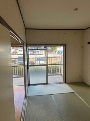 【和室】 | オレゴンハイツ | 畳の上でゆっくりとくつろげる和室です