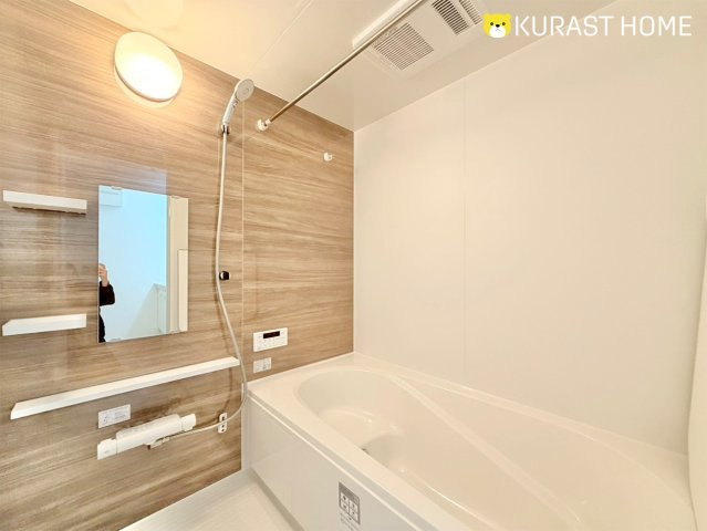 京都市右京区太秦上ノ段町　新築戸建の浴室