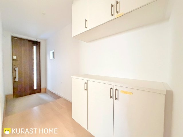 京都市右京区太秦上ノ段町　新築戸建の玄関