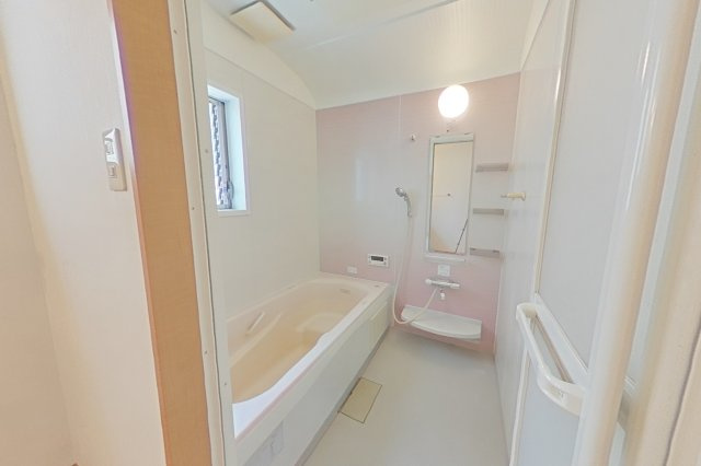 ６５９０６　本巣市上真桑中古戸建ての浴室