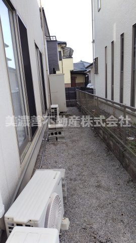 ６５９０６　本巣市上真桑中古戸建ての庭