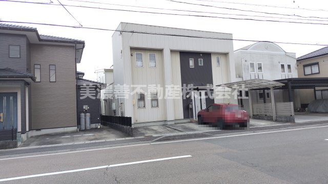 ６５９０６　本巣市上真桑中古戸建ての外観