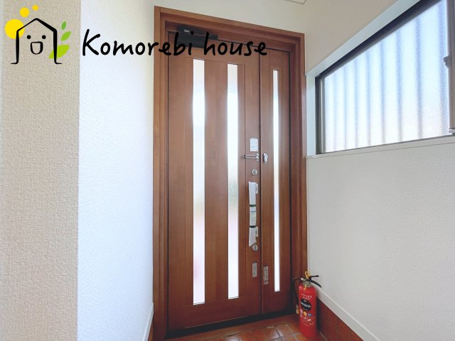 比企郡川島町八幡　中古一戸建ての玄関|26.2.6撮影済み