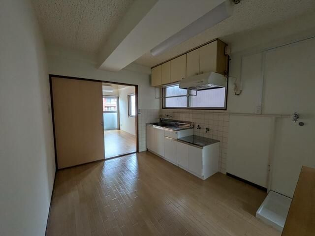 サンライズ小松の居間・リビング