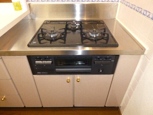 ライオンズマンション南藤沢の設備|その他設備：３口ガスコンロ ※2021年5月撮影     （2021年5月撮影）