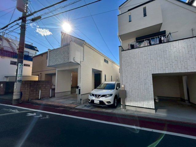 大田区南馬込4丁目　中古戸建の前面道路含む現地写真|2026.01.25撮影

現地ご見学希望・資料請求などお気軽にお問い合わせ下さい！
03-5990-5201