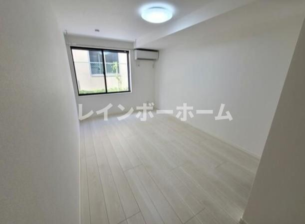 アースお花茶屋の居間・リビング