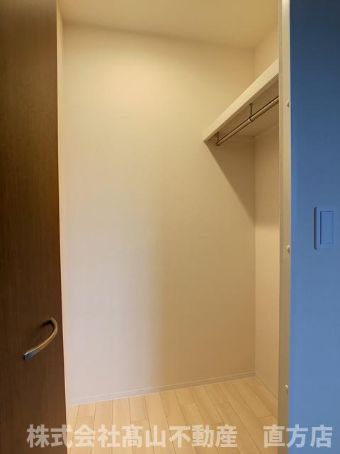 直方市大字感田の賃貸マンションの収納