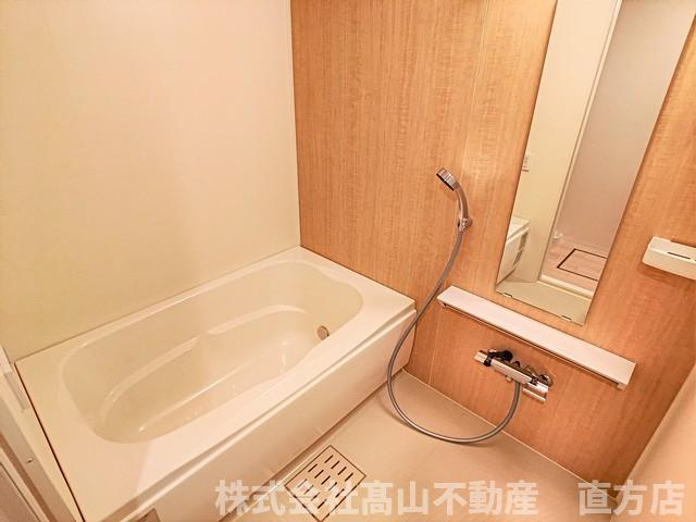 直方市大字感田の賃貸マンションの浴室