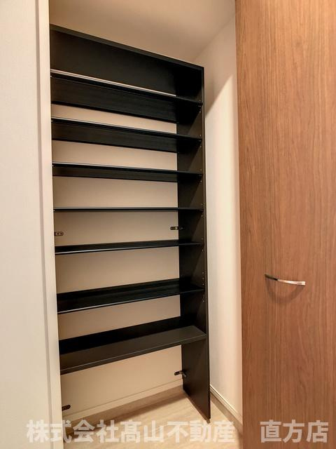 直方市大字感田の賃貸マンションの玄関