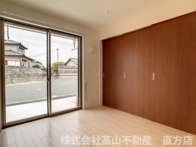 直方市大字感田の賃貸マンションの洋室