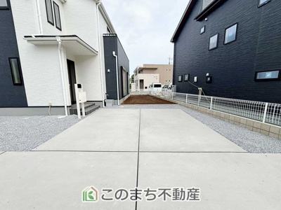 【駐車場】 | LiveleGarden.S下野烏ケ森　2号棟 | 駐車場車２台楽々駐車できます。
