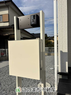 【設備】 | LiveleGarden.S下野烏ケ森　2号棟 | 留守時の配達物は宅配ボックスで受け取ることができて便利です♪
