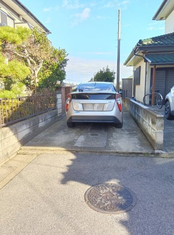 中古戸建　小山市間々田の駐車場