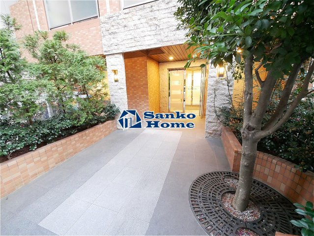 サンスタレ浅草のエントランス