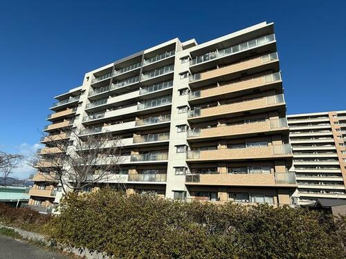 ローレルコート枚方リバーフロントの外観|新しい生活にいかがでしょうか？外観はお住まいの顔になります。こだわりたいポイントですね。水回りリフォームやリノベーションも承ってます。
■現地見学・資金計画相談・住宅ローン相談もお問合せ受付中■