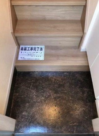 BRITISH PLUMの玄関