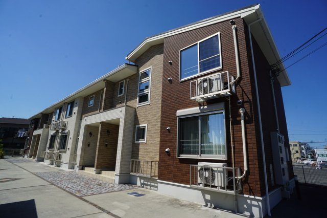 レーベ大和小泉の外観