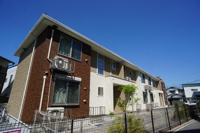 レーベ大和小泉の外観