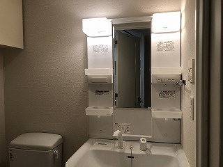 プレール・ドゥーク下北沢の洗面所|明るい洗面所です