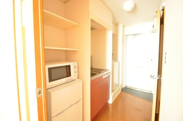 レオパレス小杉南の玄関