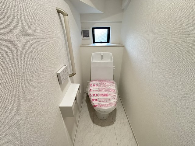 港区名四町｜名古屋市の戸建ならホームアップのトイレ|2か所にトイレを完備。混み合う朝や来客時も安心の設計！