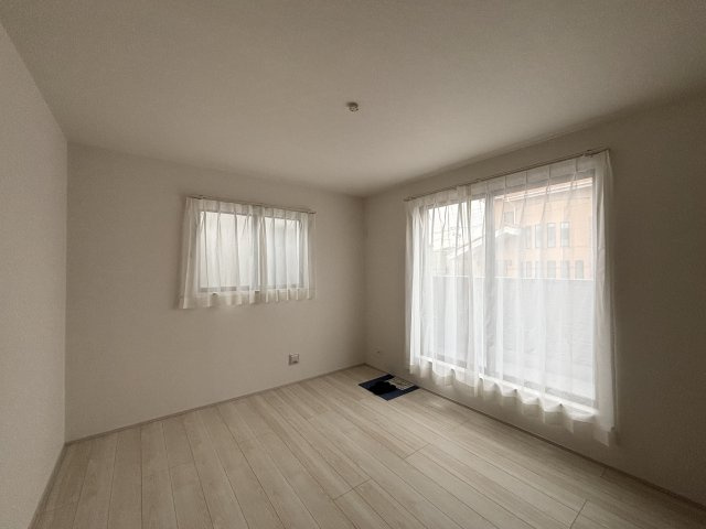 港区名四町｜名古屋市の戸建ならホームアップの洋室|２面採光の日当りの良い洋室