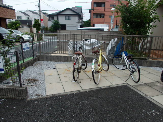メゾン出雲のその他共用部分|駐輪スペース