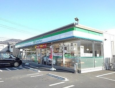 ペアハイツ三鷹Ｂの周辺|ファミリーマートまで850m