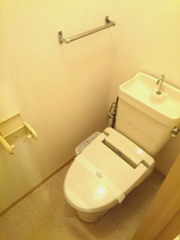 ペアハイツ三鷹Ｂのトイレ|清潔感のあるトイレです