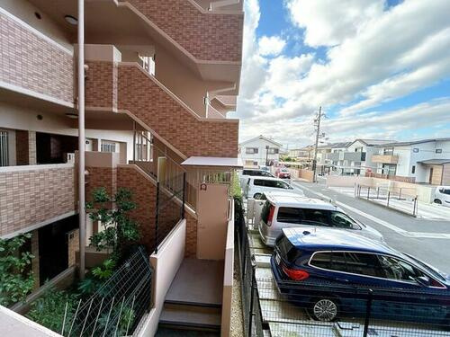 ランフォルセ楠葉ガーデンベニューの駐車場|■物件内覧・資金計画相談・住宅ローン相談、リフォーム相談、お問合せ受付中■
※当日・翌日のご内覧、ご相談はお電話でのお問合せがスムーズです！