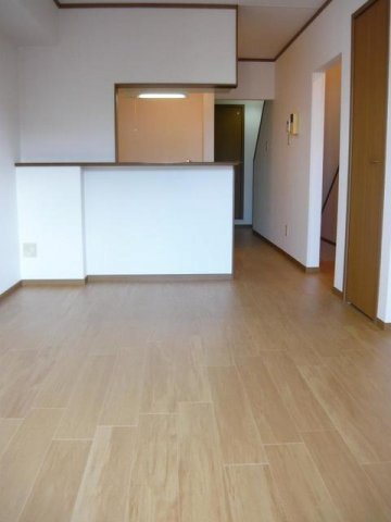 エスポアパレスの居間・リビング|使いやすい居間です