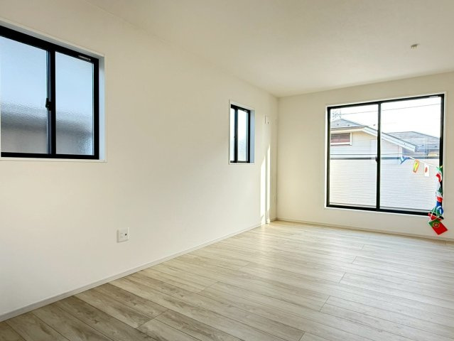 川越市むさし野1期　新築一戸建て　1号棟の寝室|広くて明るい寝室